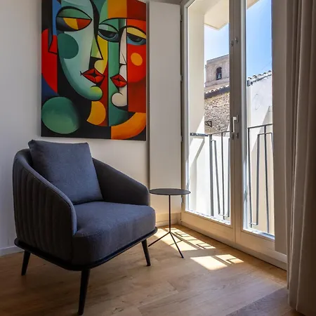 Palazzo Partenope 4* فاستو