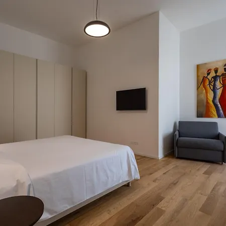 Palazzo Partenope 4* فاستو