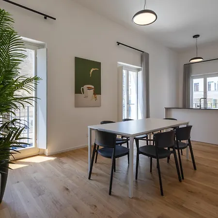 Palazzo Partenope 4* فاستو